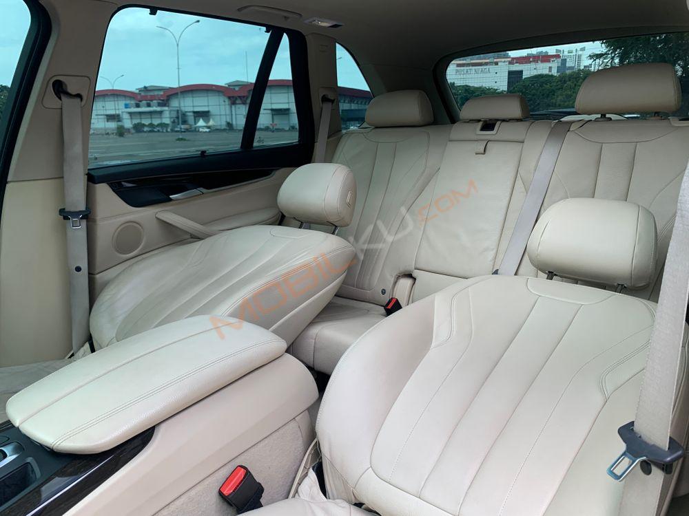 Mobil BMW X5 2015