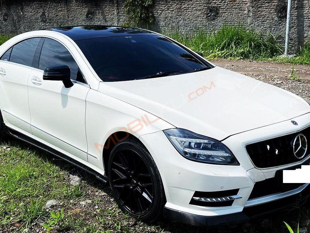 Mobil Mercedes-Benz CLS 2012