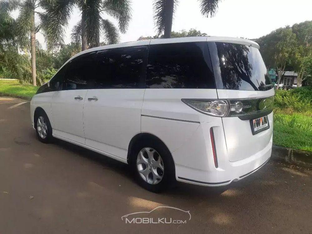 Mobil Mazda Biante 2013