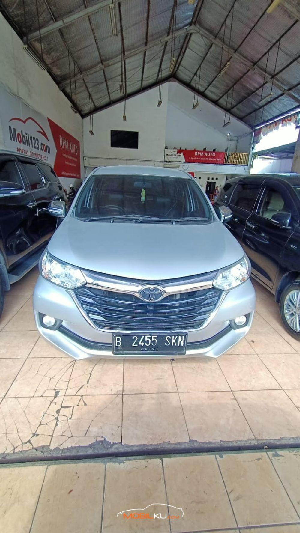 Mobil Toyota Avanza 2016
