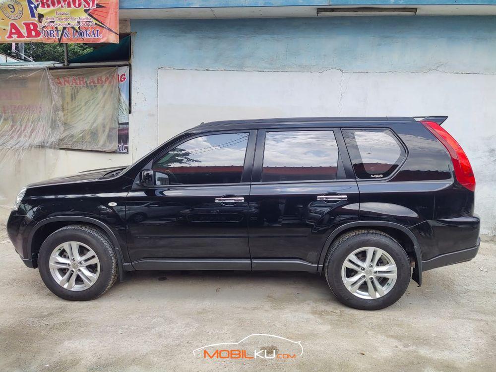 Mobil Nissan X-Trail 2013