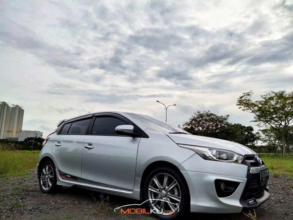 Mobil Toyota Yaris 2016