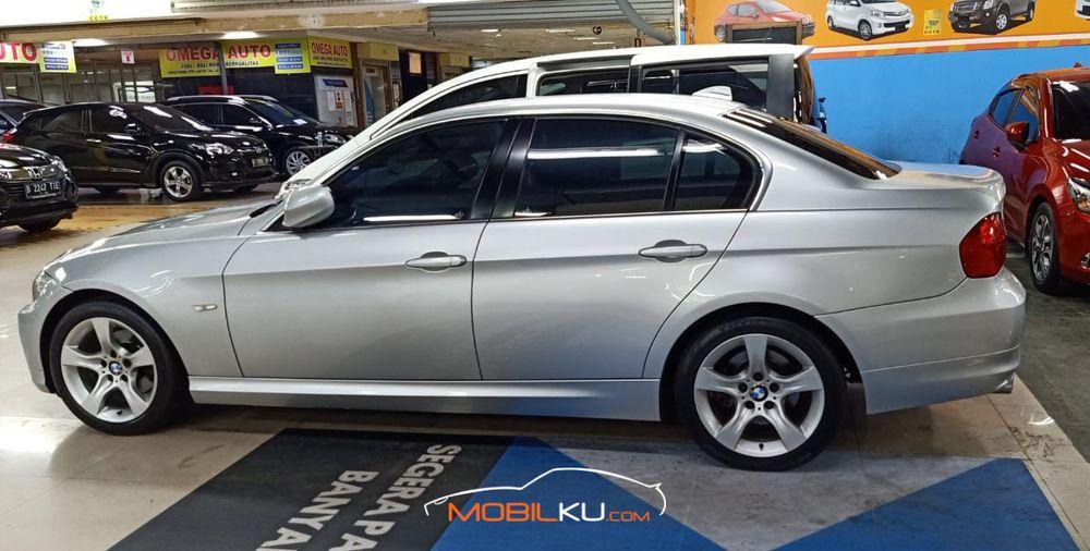 Mobil BMW 3 Series 2012