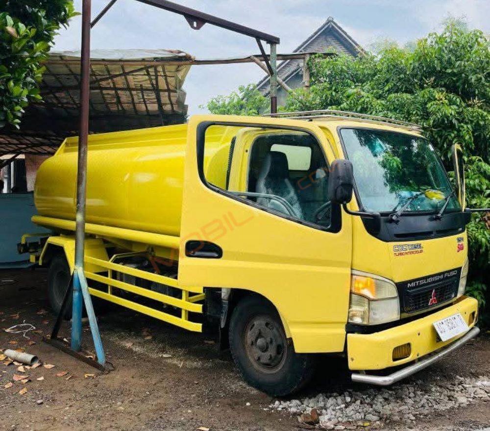 Mobil Mitsubishi Fuso FE 2019