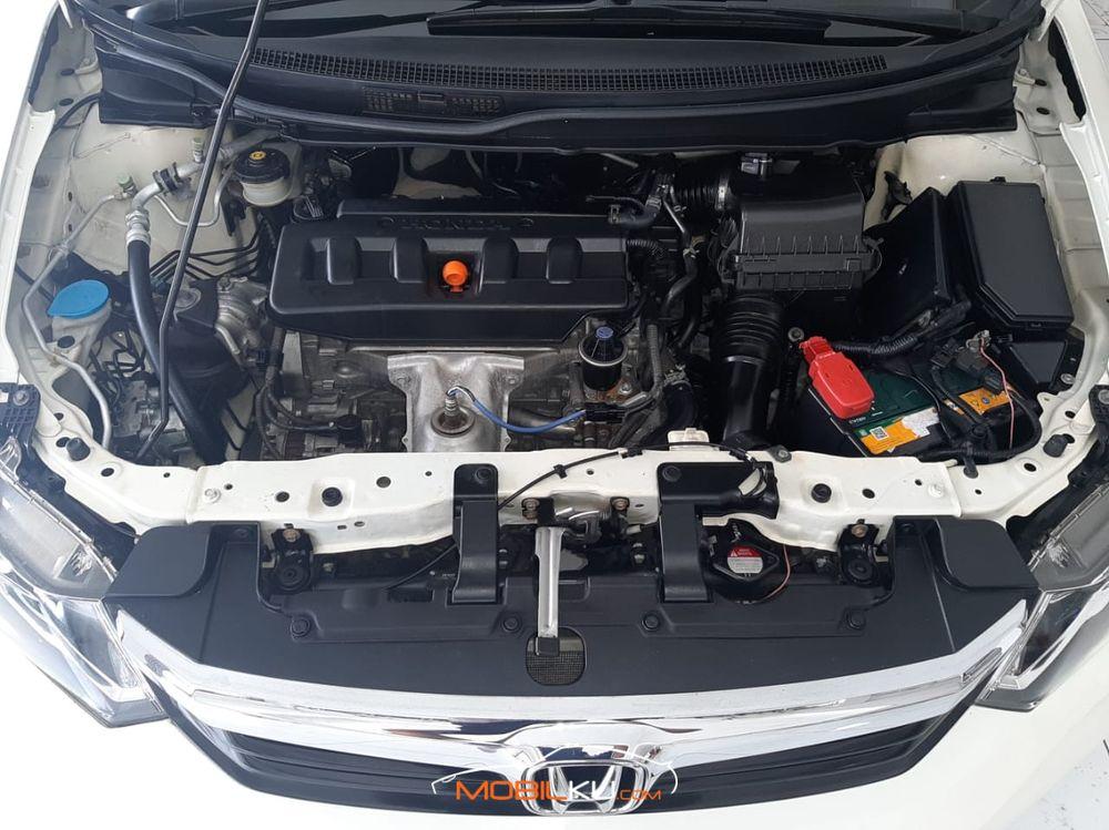 Mobil Honda Civic Sedan 2012