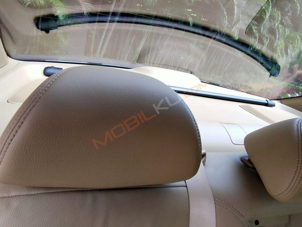 Mobil Honda Accord 2012