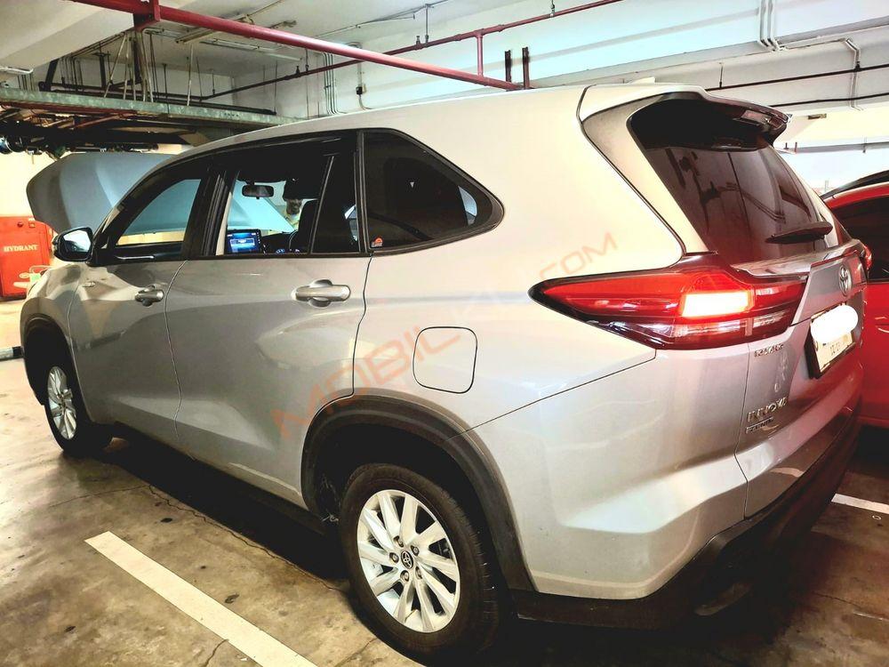 Mobil Toyota Kijang Innova Zenix 2023