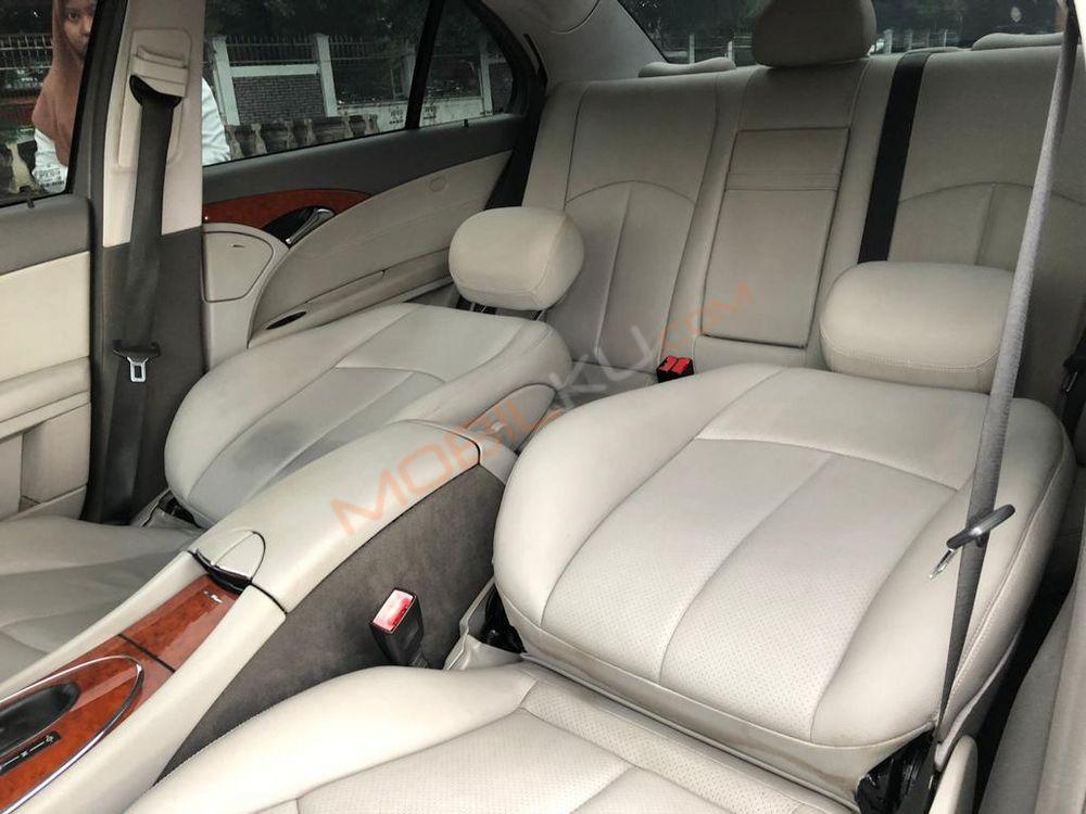 Mobil Mercedes-Benz E-Class 2007