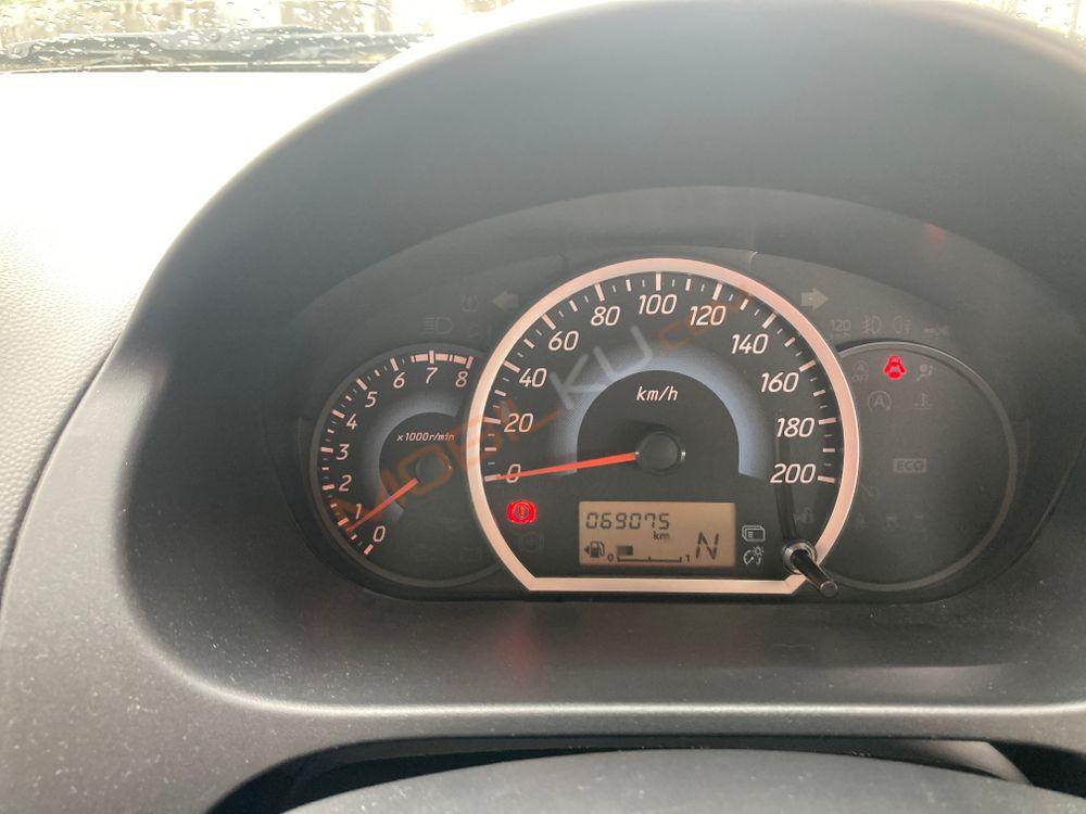 Mobil Mitsubishi Mirage 2016