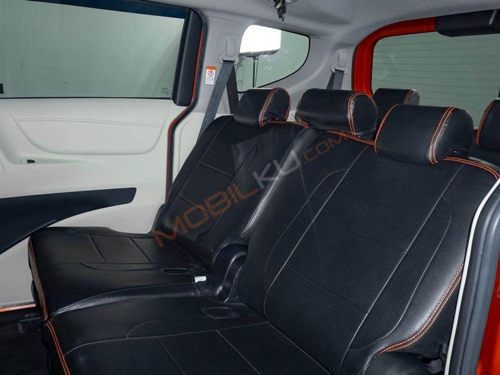 Mobil Toyota Sienta 2017