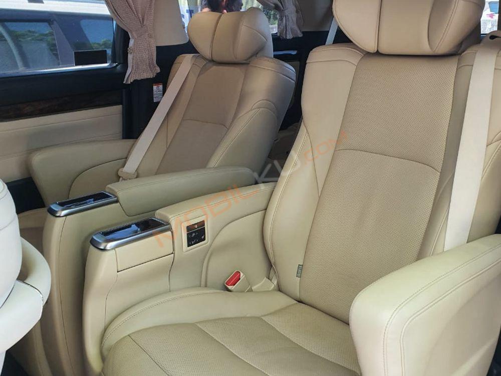 Mobil Toyota Alphard 2019