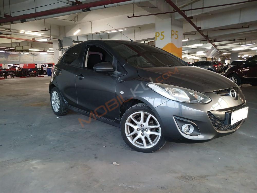 Mobil Mazda 2 Hatchback 2013