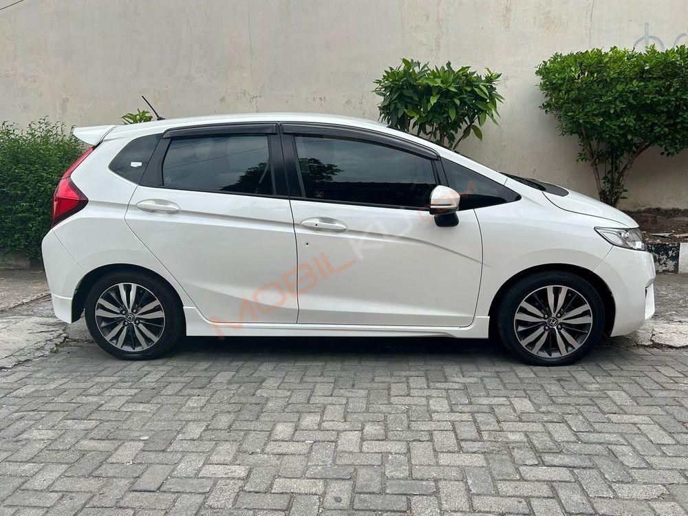 Mobil Honda Jazz 2016