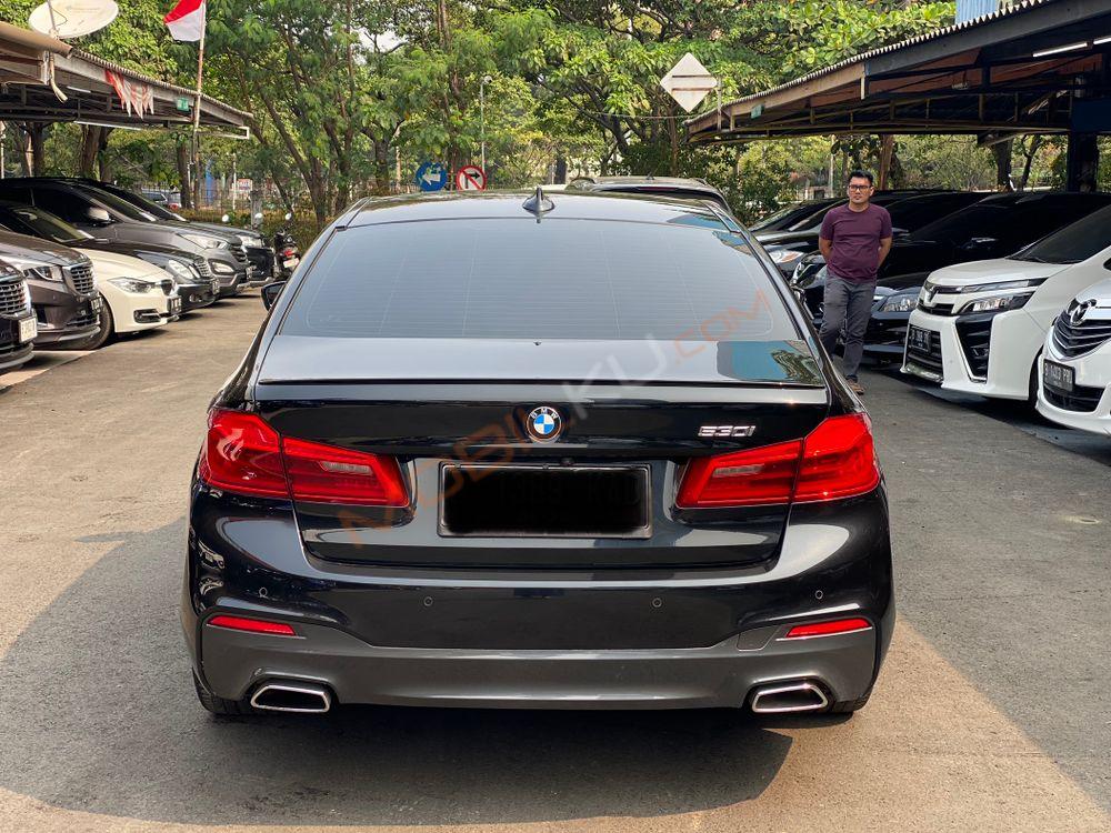Mobil BMW 5 Series 2020