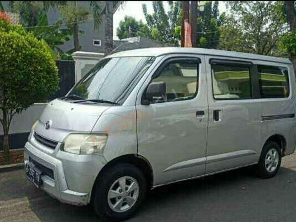 Mobil Daihatsu Gran Max 2015