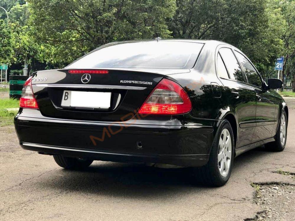Mobil Mercedes-Benz E-Class 2007