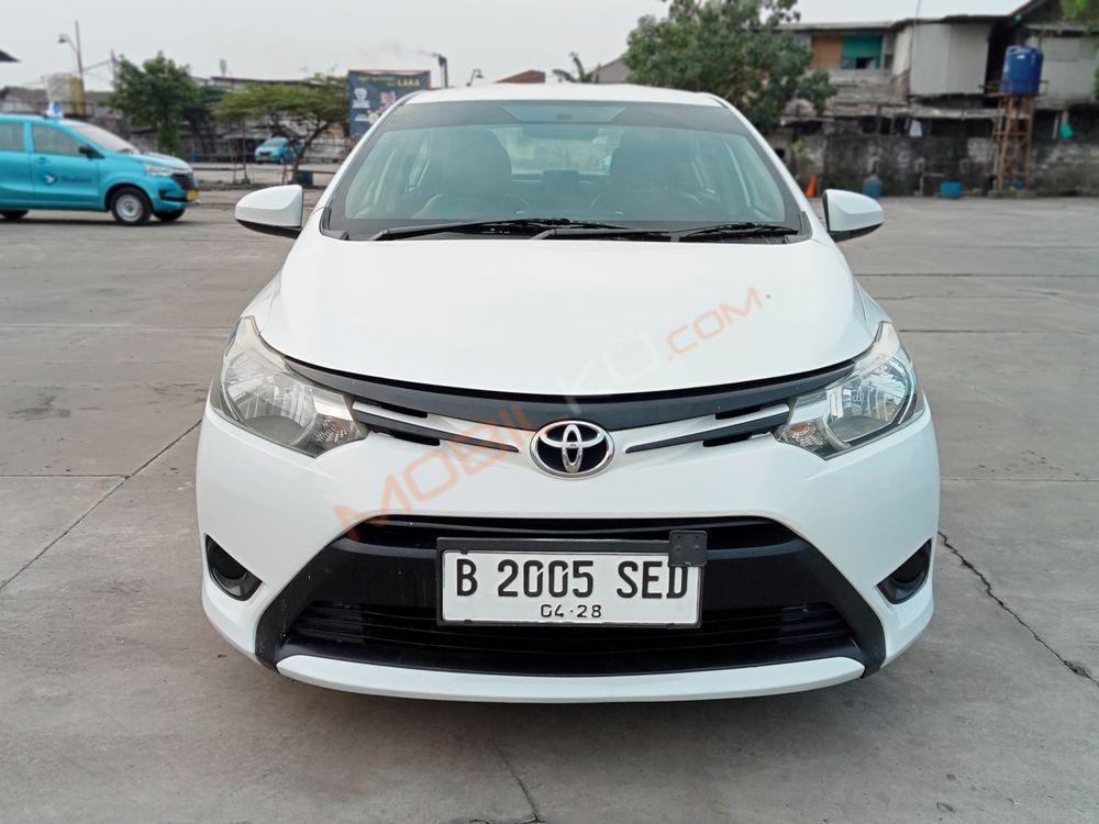 Mobil Toyota Limo 2014