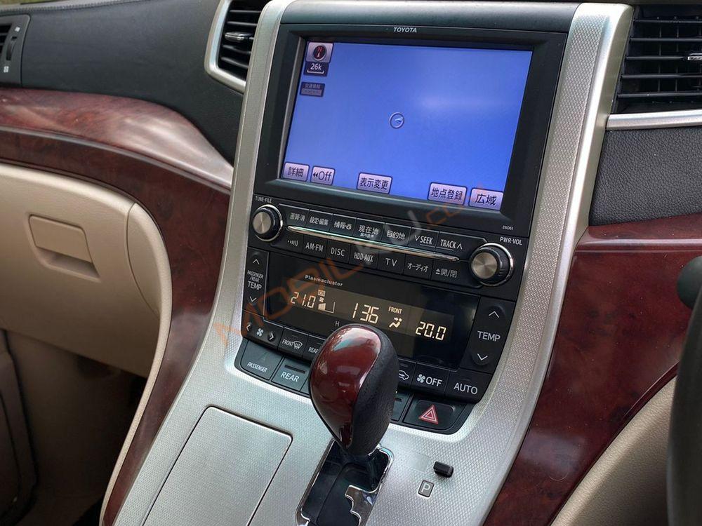 Mobil Toyota Vellfire 2012