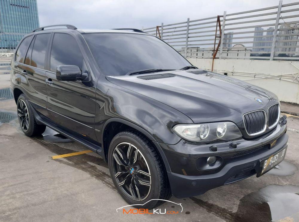 Mobil BMW X5 2005