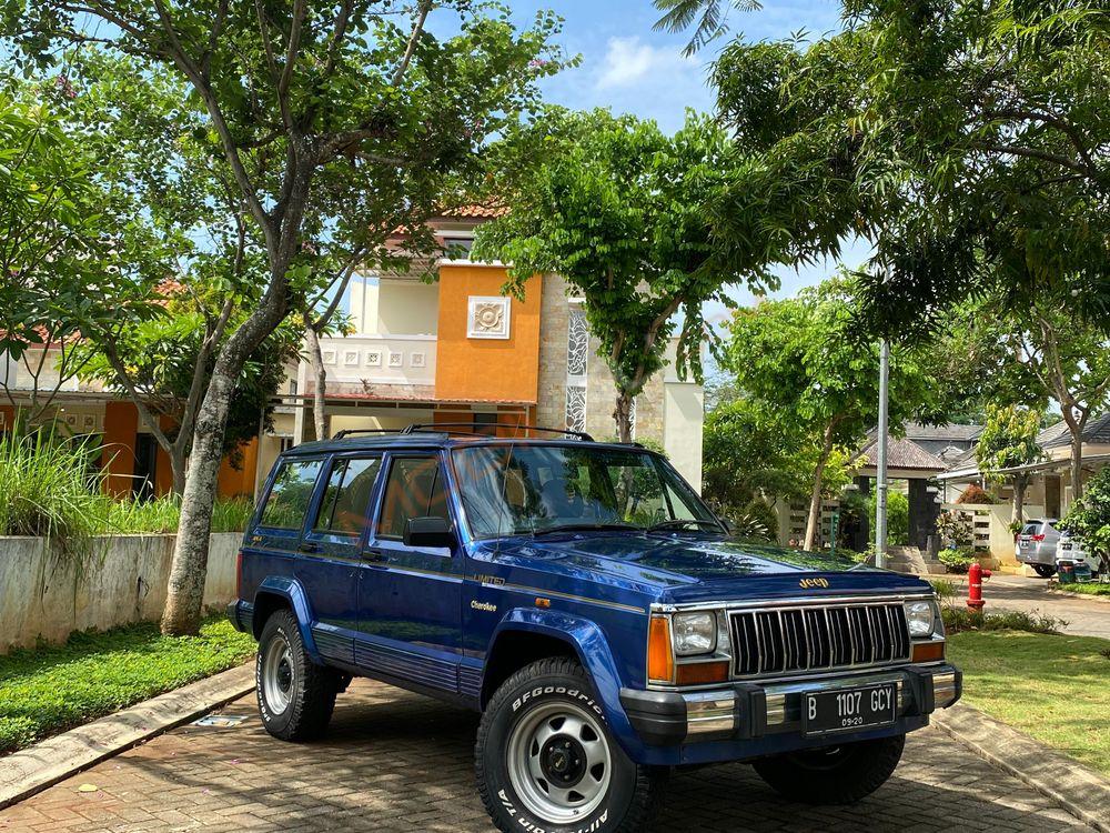Mobil Jeep Cherokee 1996
