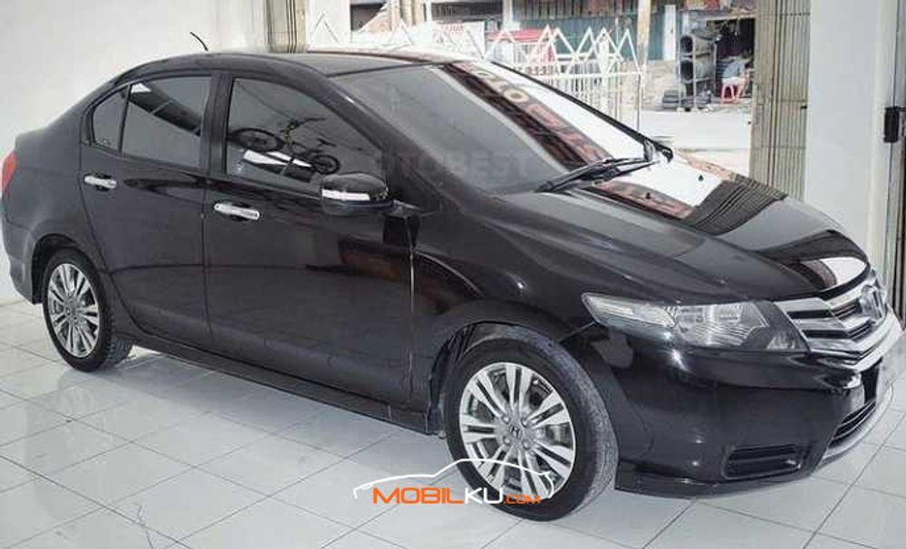 Mobil Honda City Sedan 2012