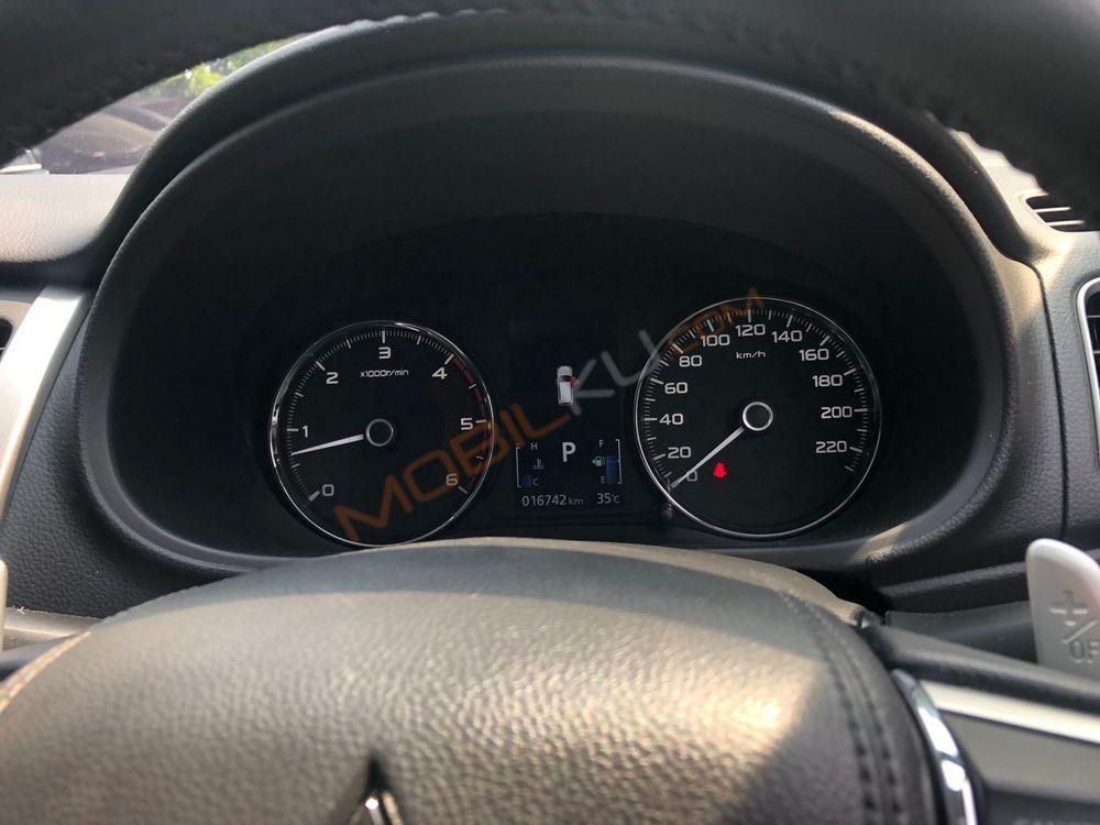 Mobil Mitsubishi Pajero Sport 2019