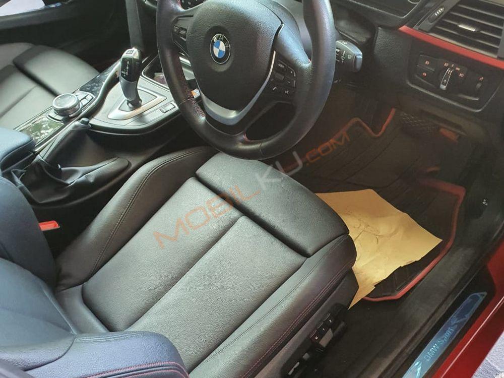 Mobil BMW 3 Series 2013