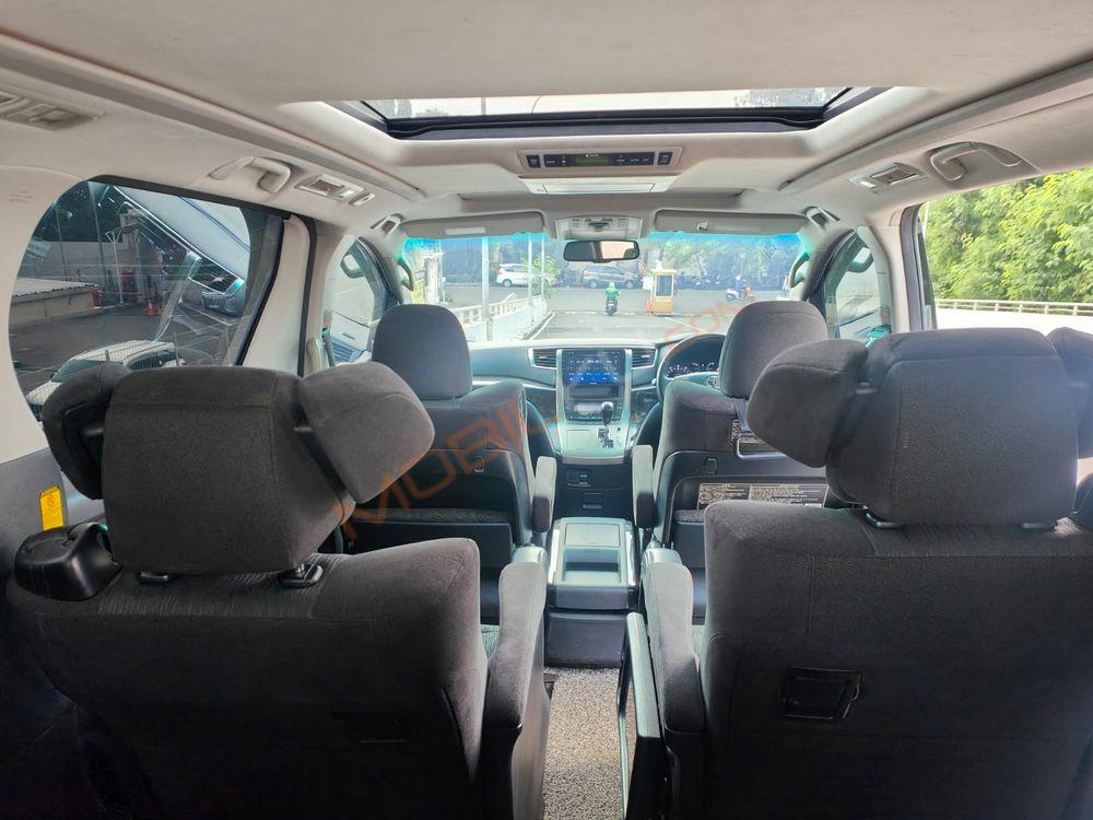 Mobil Toyota Alphard 2014