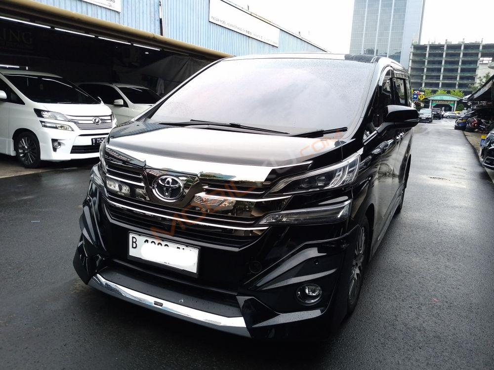 Mobil Toyota Alphard 2009