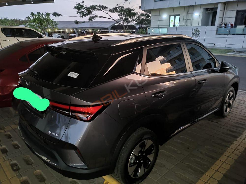Mobil Wuling Alvez 2023
