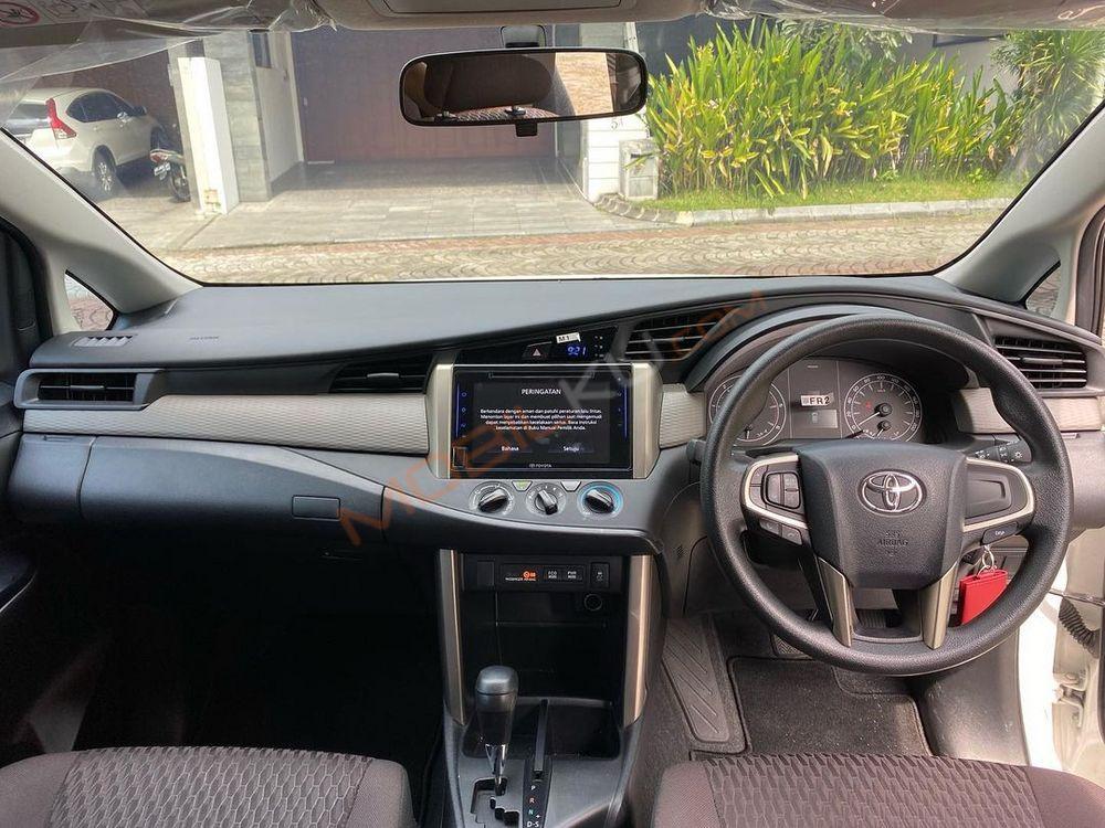 Mobil Toyota Kijang Innova 2022
