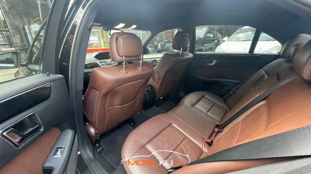 Mobil Mercedes-Benz E-Class 2011