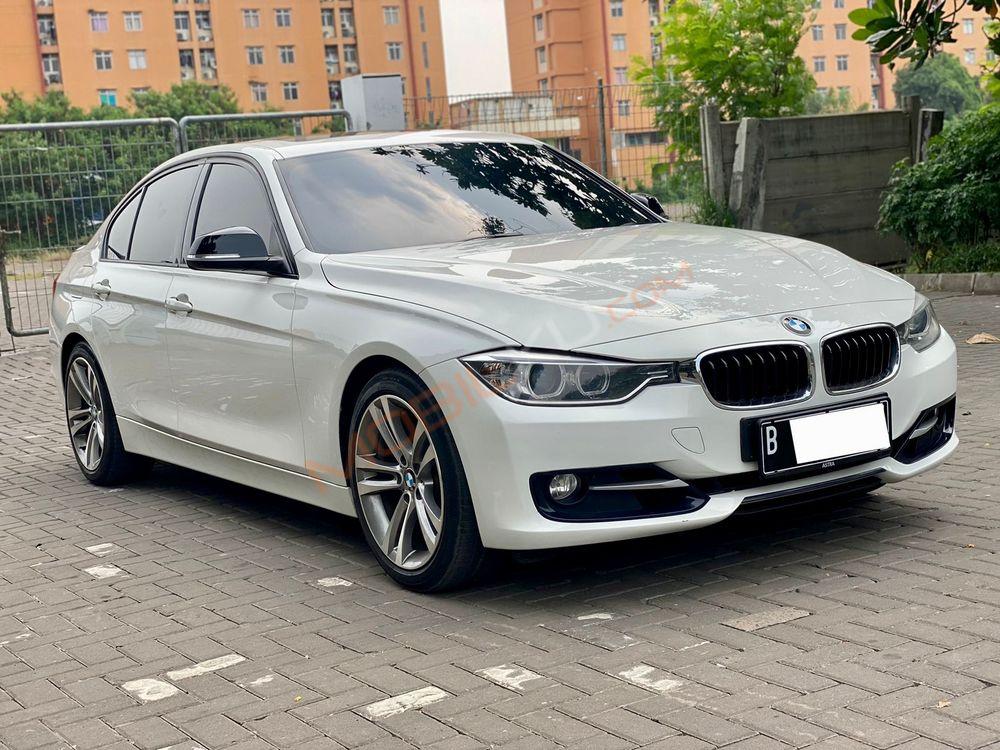 Mobil BMW 3 Series 2014