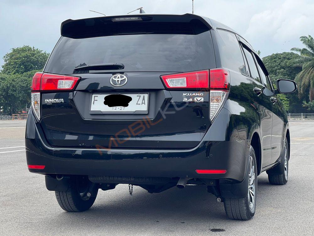 Mobil Toyota Kijang Innova 2022