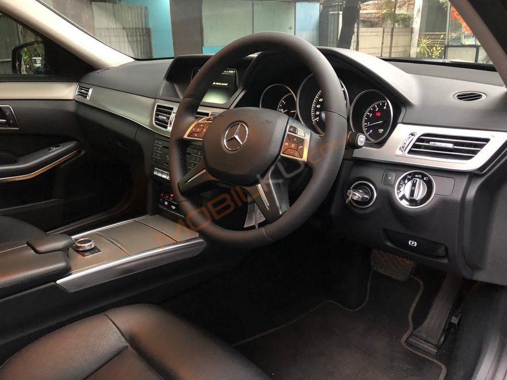 Mobil Mercedes-Benz E-Class 2011