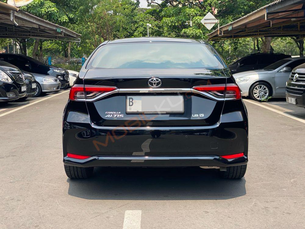 Mobil Toyota Corolla 2023