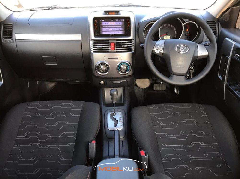 Mobil Toyota Rush 2017