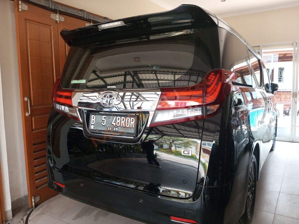 Mobil Toyota Alphard 2017