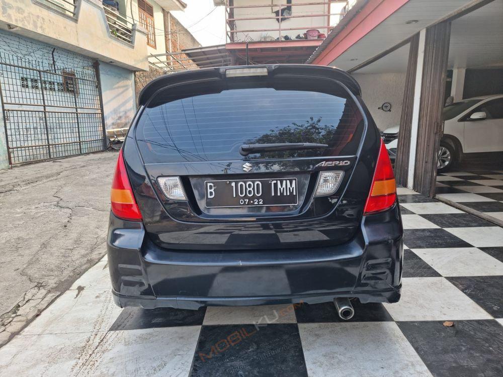 Mobil Suzuki Aerio 2004