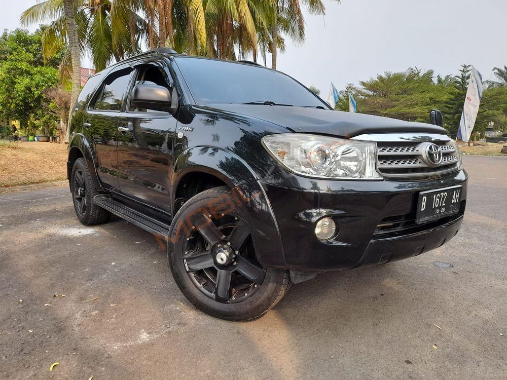Mobil Toyota Fortuner 2006