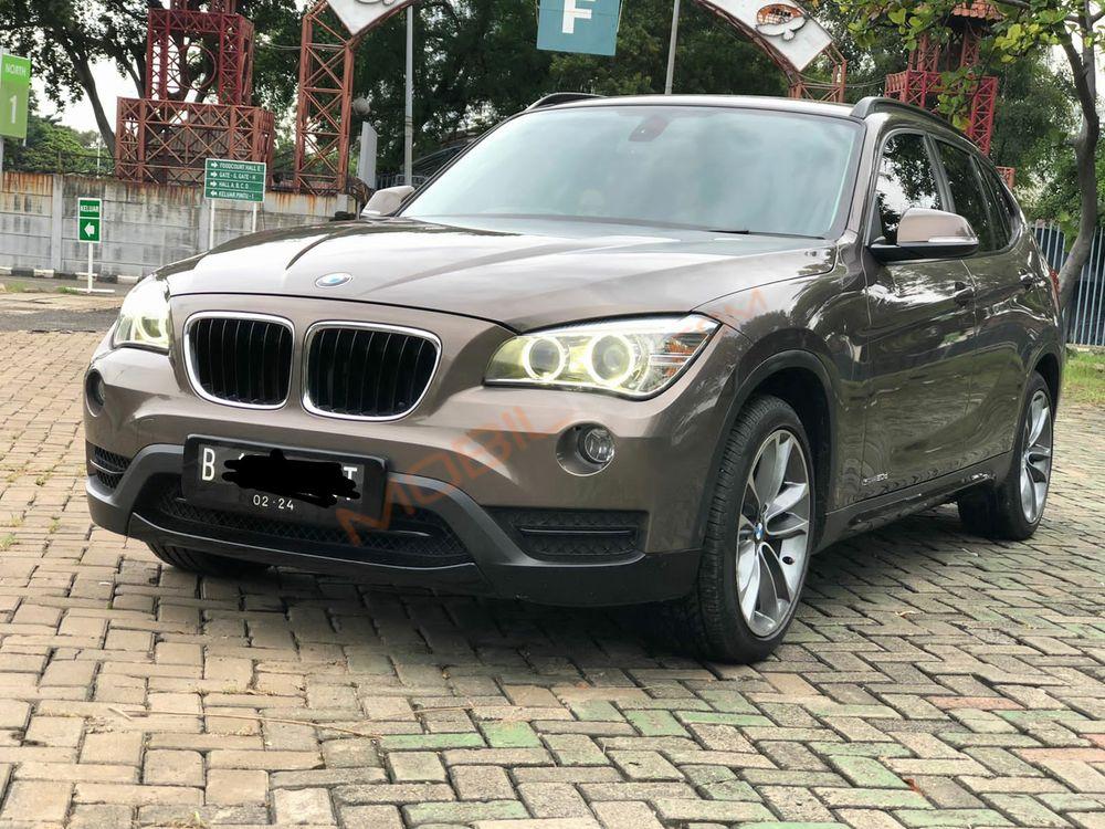 Mobil BMW X1 2013