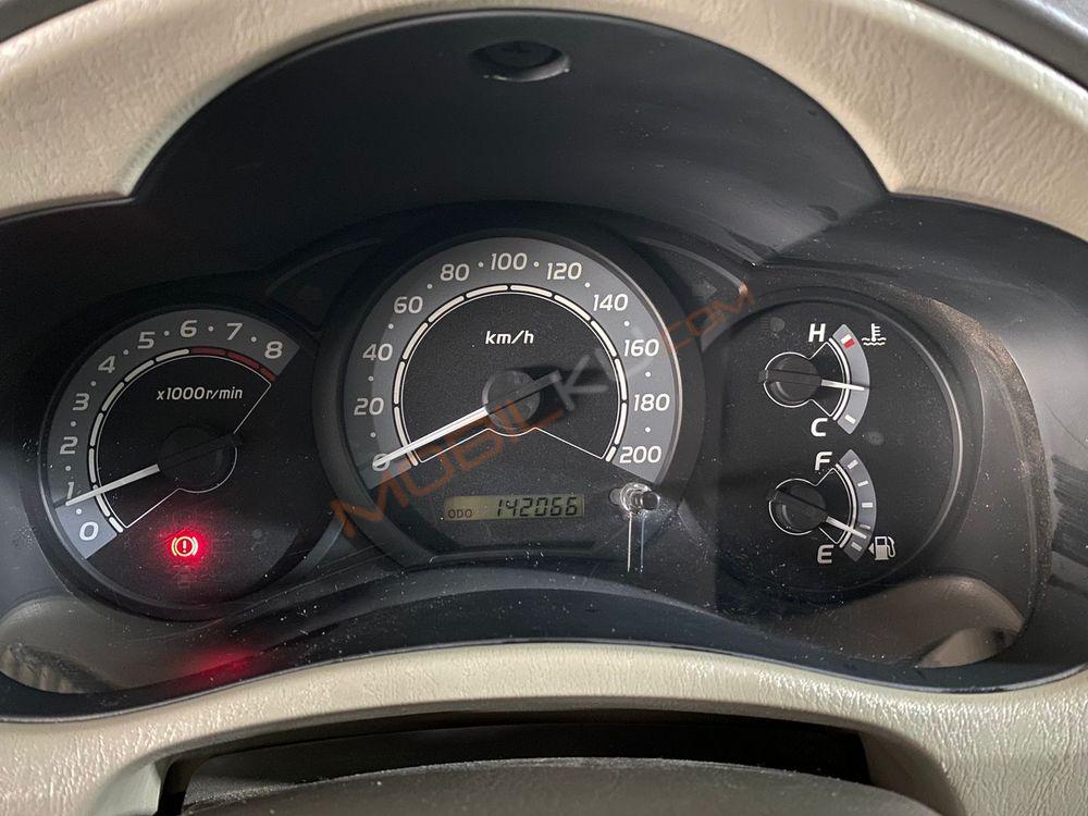 Mobil Toyota Kijang Innova 2010