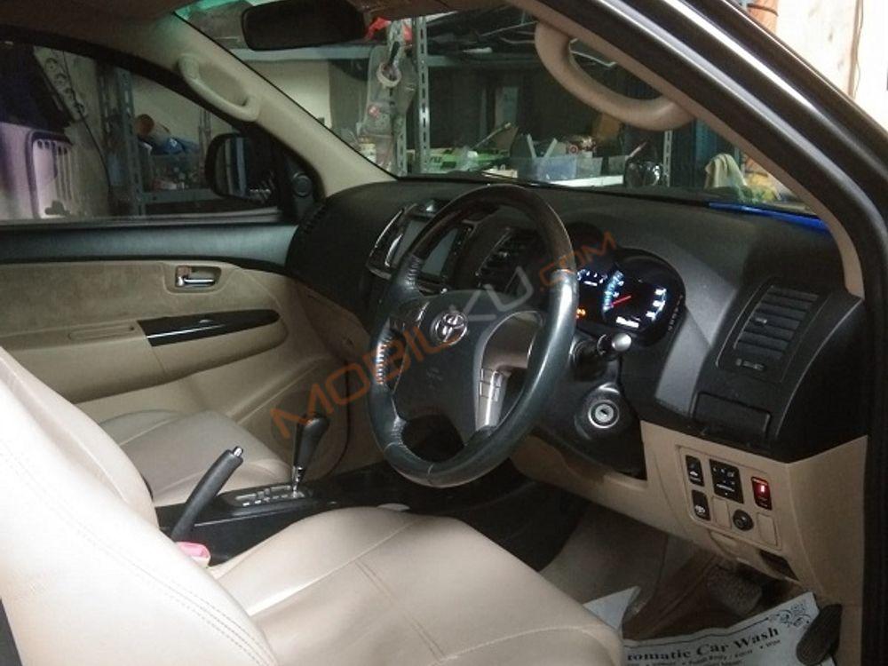 Mobil Toyota Fortuner 2014