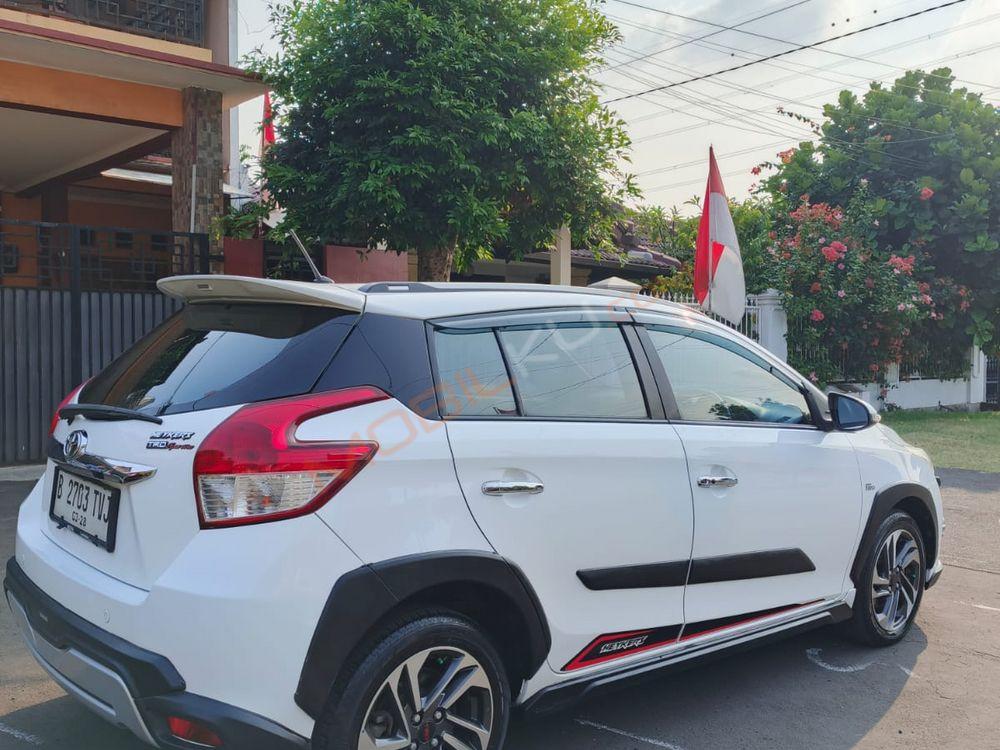 Mobil Toyota Yaris 2017