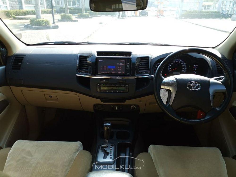 Mobil Toyota Fortuner 2015