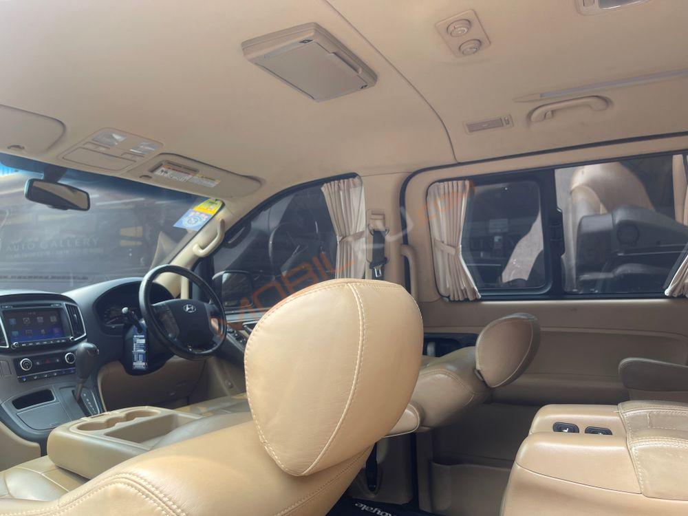 Mobil Hyundai H-1 2018