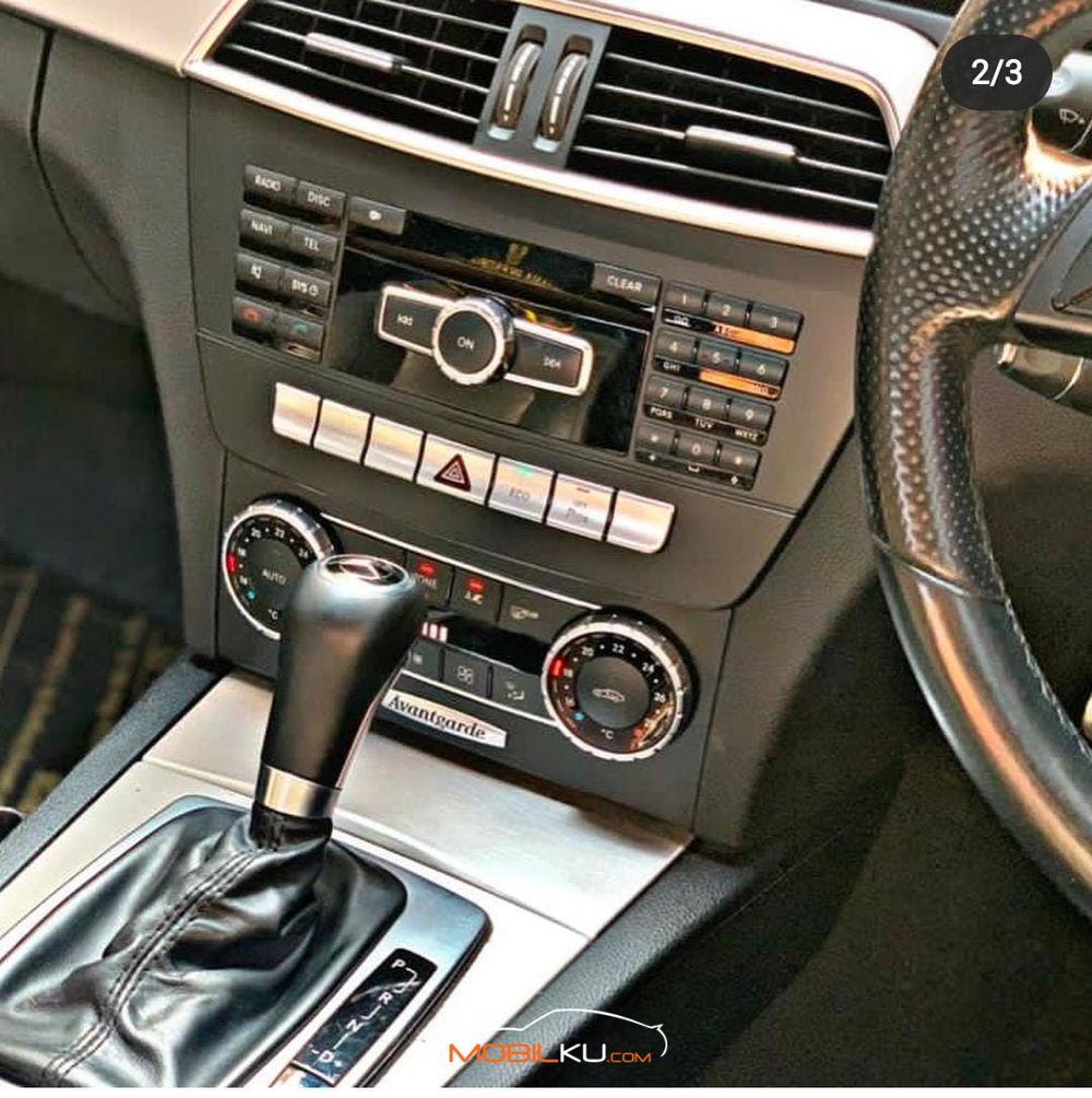 Mobil Mercedes-Benz C-Class 2012