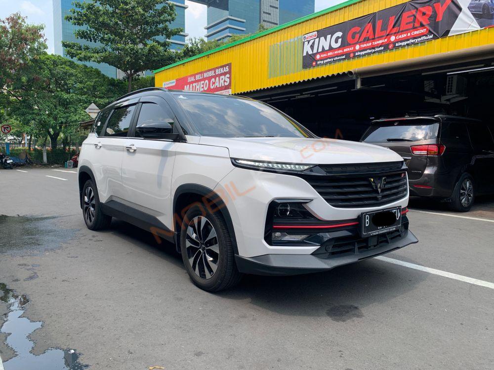 Mobil Wuling Almaz 2022