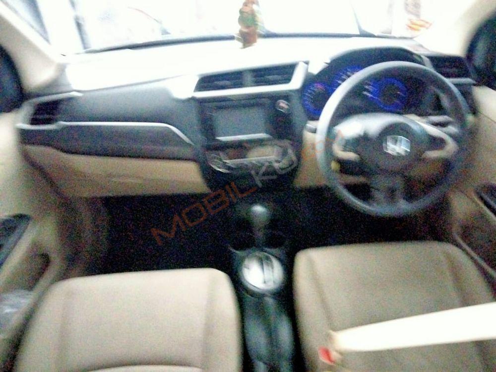 Mobil Honda Mobilio 2017