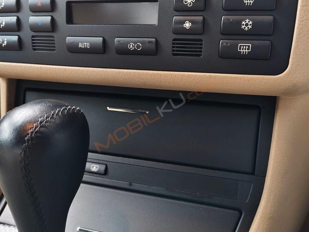 Mobil BMW 3 Series 2004